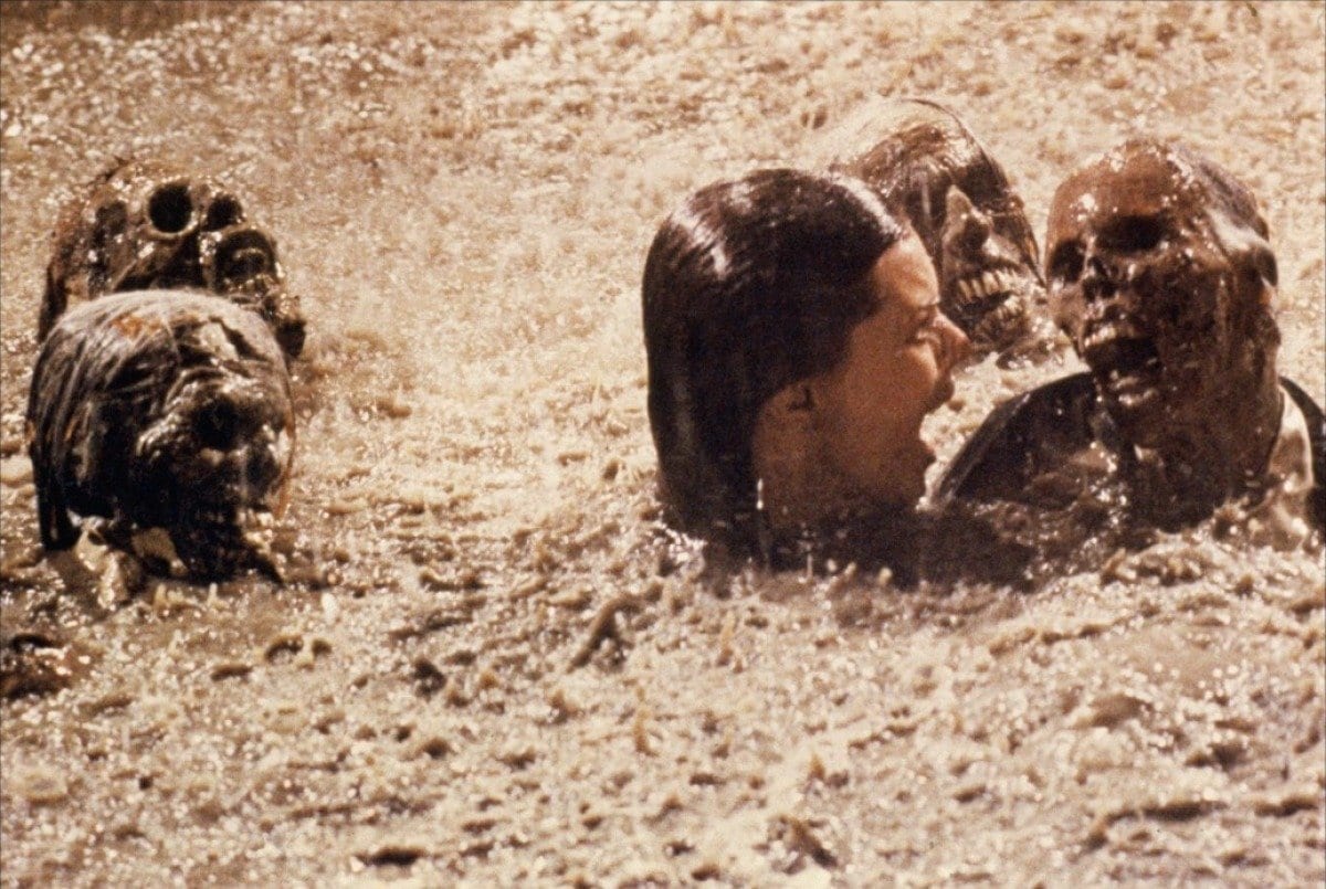 Diane Freeling in a pool with skeletons in Poltergeist