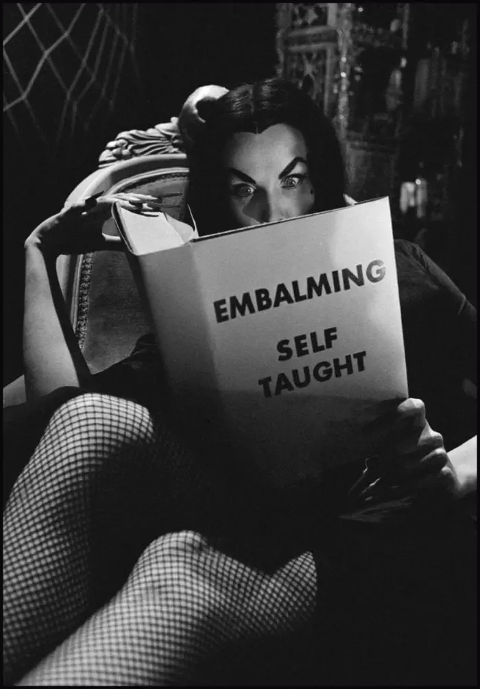 Maila Nurmi as Vampira reads "Embalming Self-Taught" on The Vampira Show