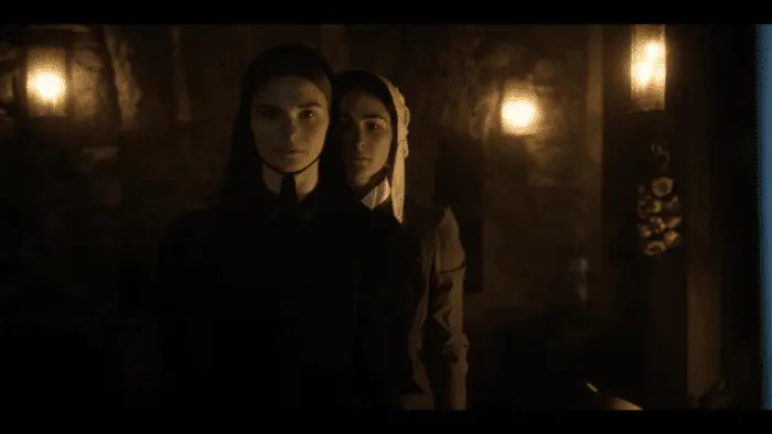 Stefanie Scott as Mary and Isabelle Fuhrman as Eleanor in The Last Thing Mary Saw