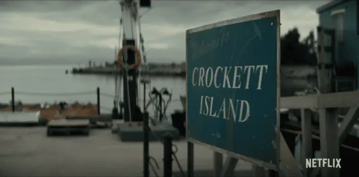 The welcome sign to Crockett Island in the harbor.