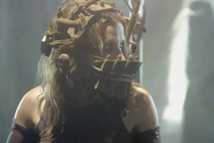 Amanda Young in the bear trap from Saw