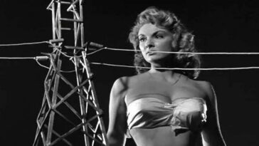 Allison Hayes in Attack of the 50 Foot Woman