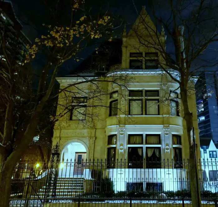 The chateau-inspired Kimball House on Chicago's Prairie Avenue. 