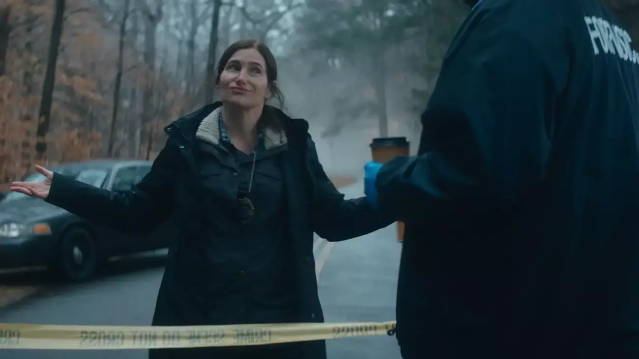 Agatha arriving at a crime scene while in her distorted mindset